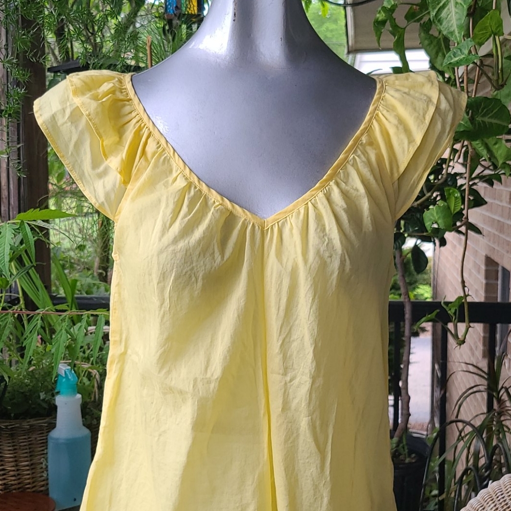Old Navy yellow top